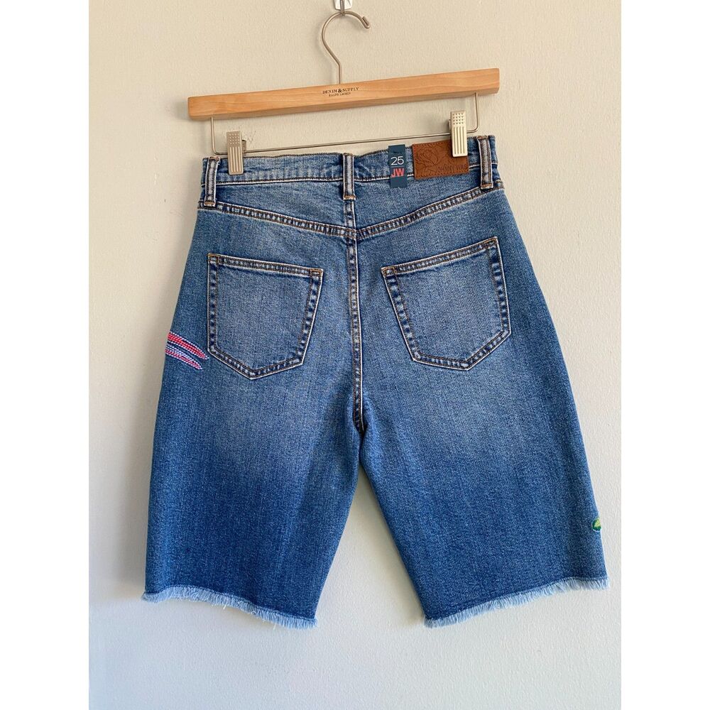 NEW JOHNNY WAS Jeanette Bermuda Short Medium Wash - Picture 7 of 9